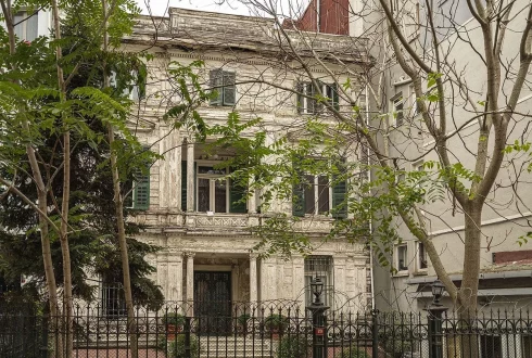 Camdaki Kız-Dizi Dekorasyon